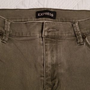 Express size 8 army green jeans